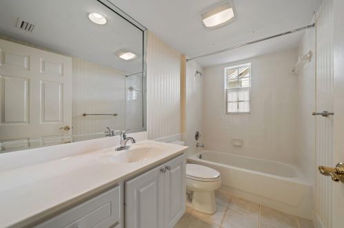 129 Barbados Dr, Jupiter FL 33458-2913 exterior