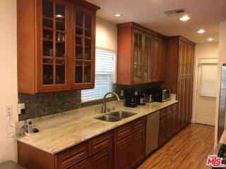 10448 Ashton Ave, Los Angeles CA  90024-5135 exterior