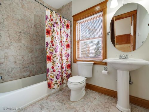 837 Linden Ave, Elmhurst IL 60126-4538 exterior