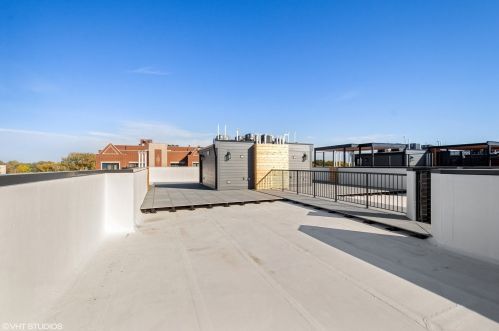 3010 Montrose Ave, Chicago IL 60618 exterior