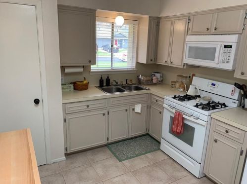 4804 Aberdeen Dr, Austin TX 78745-2108 exterior