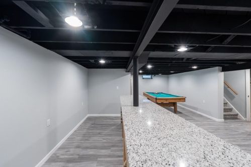 9504 Palmetto Ave, Milwaukee WI  53222-1558 exterior