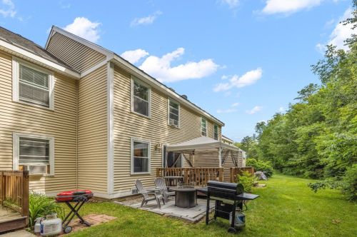 18 Great Fls Dr, Concord NH 03303-1594 exterior