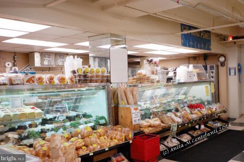 10401 Grosvenor Pl, Rockville MD  20852-4646 exterior