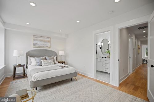 30 Adams St, Washington DC  20001-1026 exterior