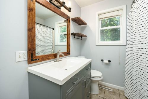 2206 Frst Dr, Kalamazoo MI 49002-6442 exterior