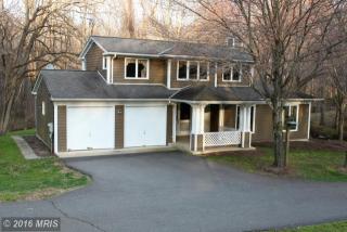 9050 Falls Run Rd, Mc Lean VA  22102-1005 exterior