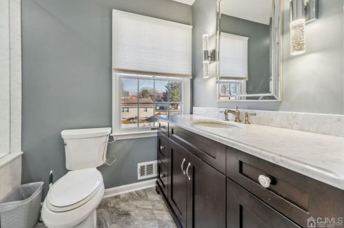 3 Brida Ct, Edison NJ  08817-3800 exterior