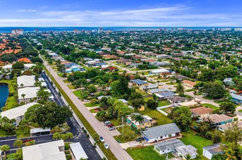 841 91st Ave, Naples FL  34108-2426 exterior