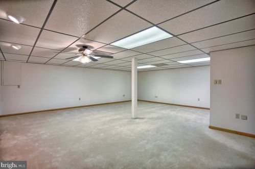 409 Dart Dr, Hanover PA 17331-1327 exterior