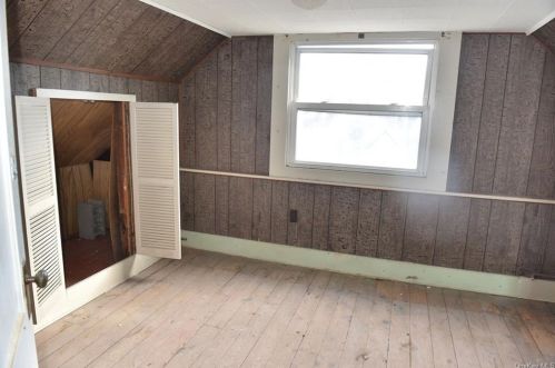 13 Fairview Ave, Middletown NY 10940-6203 exterior