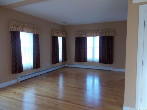 66 Crystal Ridge Dr, Ellington CT  06029-3054 exterior