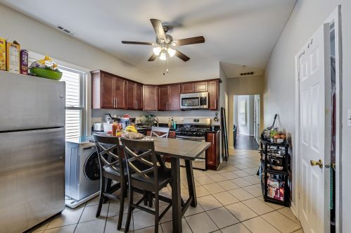 2947 Avers Ave, Chicago IL 60623-4543 exterior