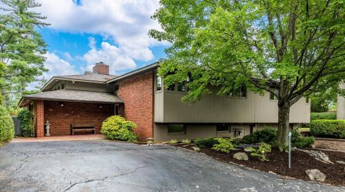 2 Sherwyn Ln, Saint Louis MO 63141-7821 exterior