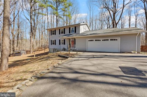 1210 Hollyberry Ct, Huntingtown, MD 20639-4300