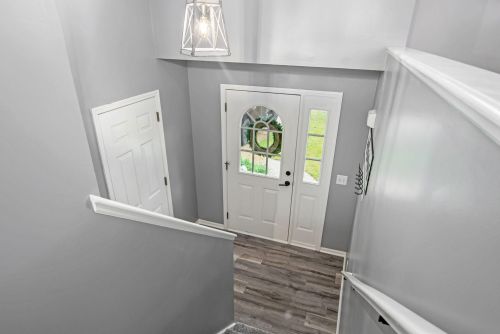 340 Riverwood Dr, Middlevle MI  49333-9092 exterior