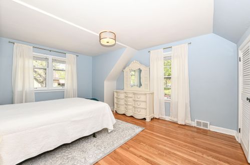 1206 121, Milwaukee WI 53226-3109 exterior