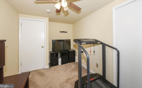 334 Kalmia St, Warminster PA 18974-4727 exterior