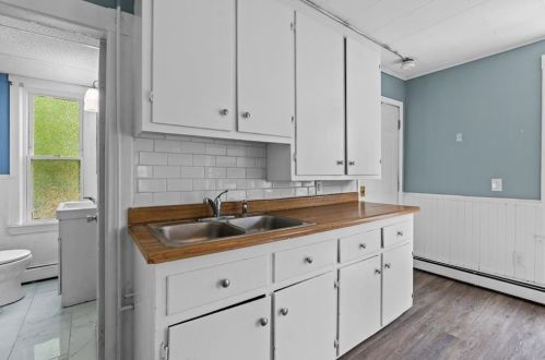 22 Dean St, Woonsocket RI  02895-1314 exterior