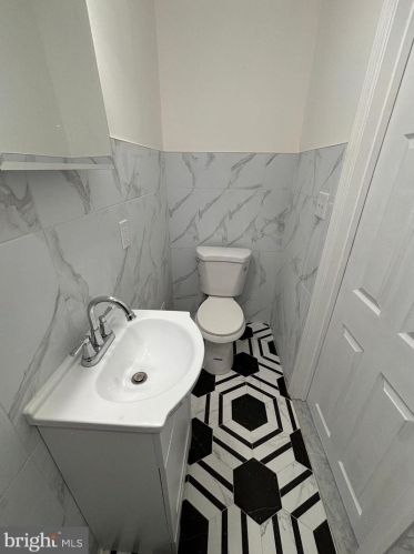 5810 Camac St, Philadelphia PA 19141-4123 exterior