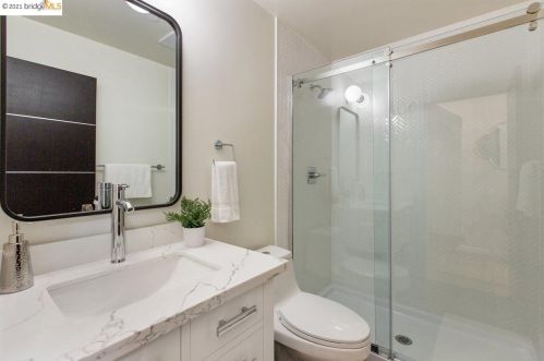 2323 8 St, Berkeley CA 94710-2530 exterior