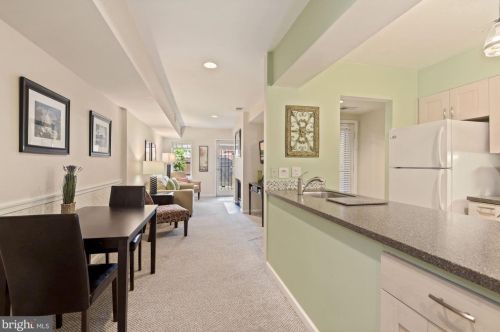 212 E St, Washington DC  20002-4923 exterior