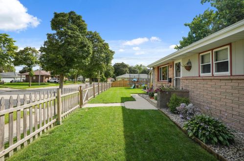 7925 Holt Ave, Milwaukee WI 53219-3845 exterior