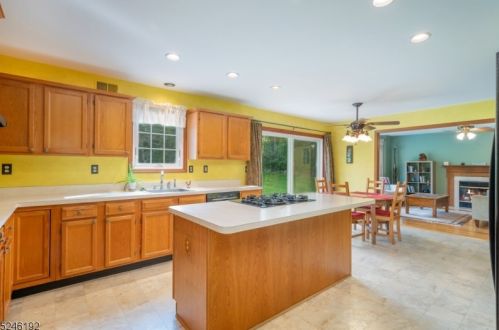 12 Hollyhock Way, Fredon NJ 07860-5371 exterior