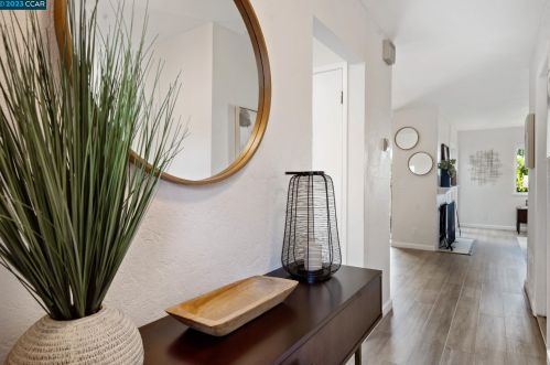 21 Emerson Dr, Mill Valley CA 94941-2212 exterior