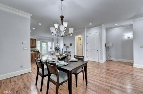 6033 City Walk Ln, Atlanta GA 30328 exterior