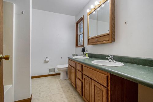 2668 35 St, Allegan MI 49010-9224 exterior