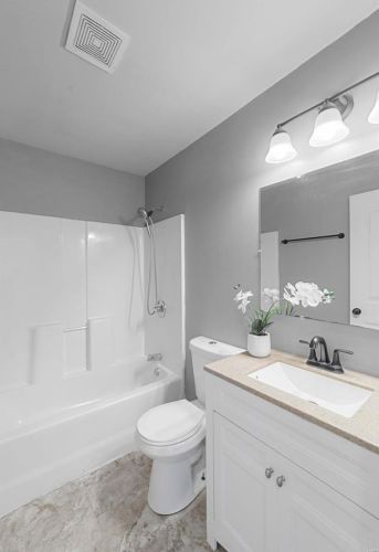 170 Village Circle Dr, Winfield MO 63389-2051 exterior