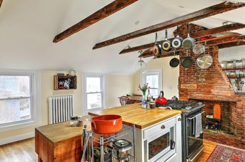 69 Arnold St, Providence RI 02906-1065 exterior