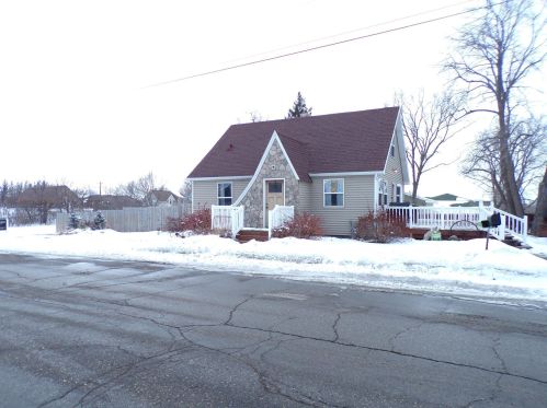 224 Elm St, Detroit Lakes, MN 56501-2415