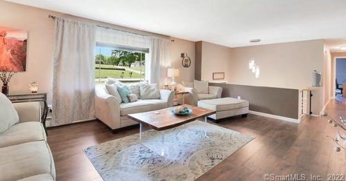 54 Kibbe Rd, Ellington CT 06029-2511 exterior