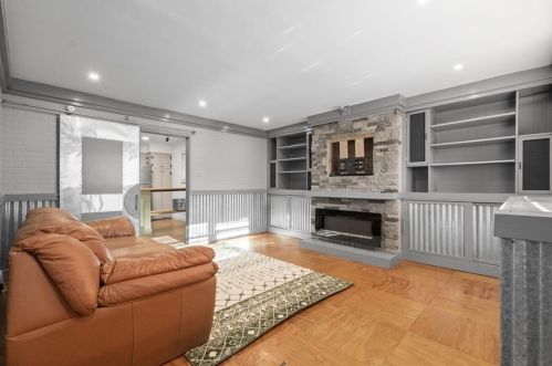 300 Shaler St, Pittsburgh PA  15211-1046 exterior