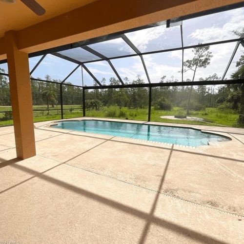 560 Desoto Blvd, Naples FL 34120-9021 exterior