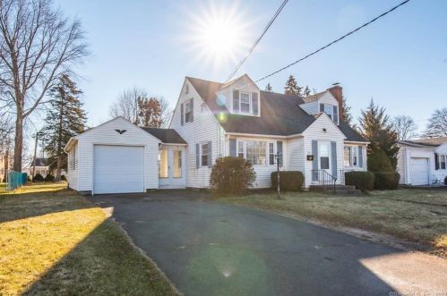 92 Osgood Ave, New Britain CT 06053-2715 exterior