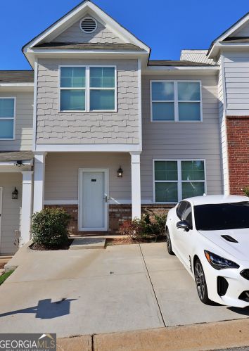 2823 Laurel Ridge Cir, Atlanta GA  30344-8000 exterior