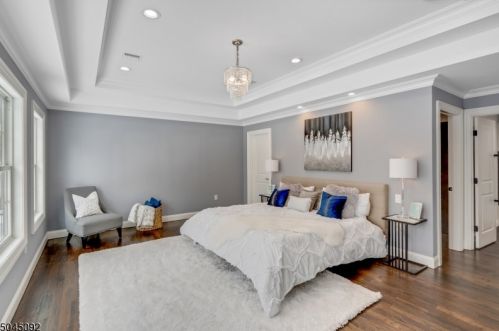 27 Brookside Ter, Clark NJ 07066-2814 exterior