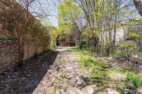 5835 Wabash Ave, Chicago IL 60637-2124 exterior