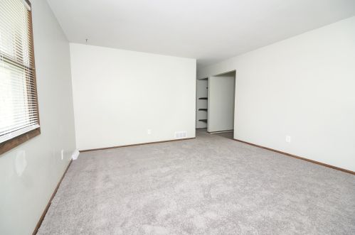 6548 53rd St, Milwaukee, WI 53223-6018