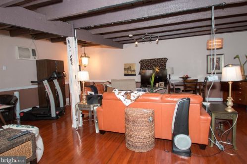 1302 Alder St, Philadelphia PA 19148-4908 exterior