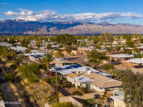 2520 Calle Cordova, Tucson AZ  85710-5732 exterior