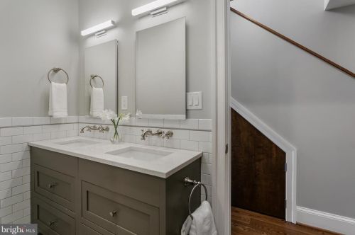 618 3 St, Washington DC 20002-4942 exterior