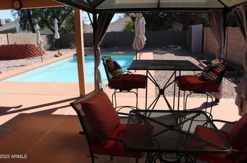 513 Aire Libre Ave, Phoenix AZ 85053-2835 exterior