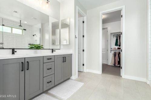 25818 20 Ln, Phoenix AZ 85085-1714 exterior