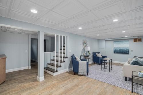 4 Mount Ave, Providence RI  02906-3410 exterior