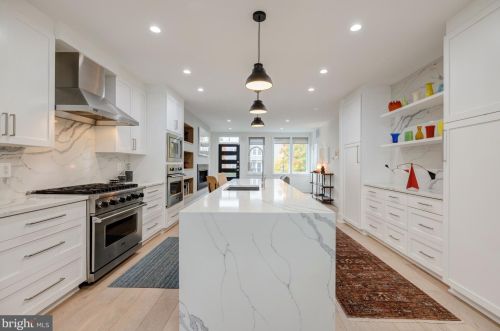 1818 37th St, Washington DC  20007-2238 exterior