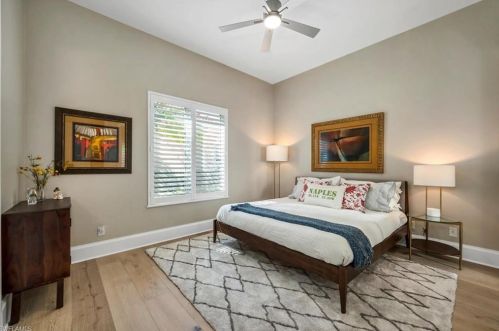 5592 Hammock Is Dr, Naples FL 34119-4692 exterior